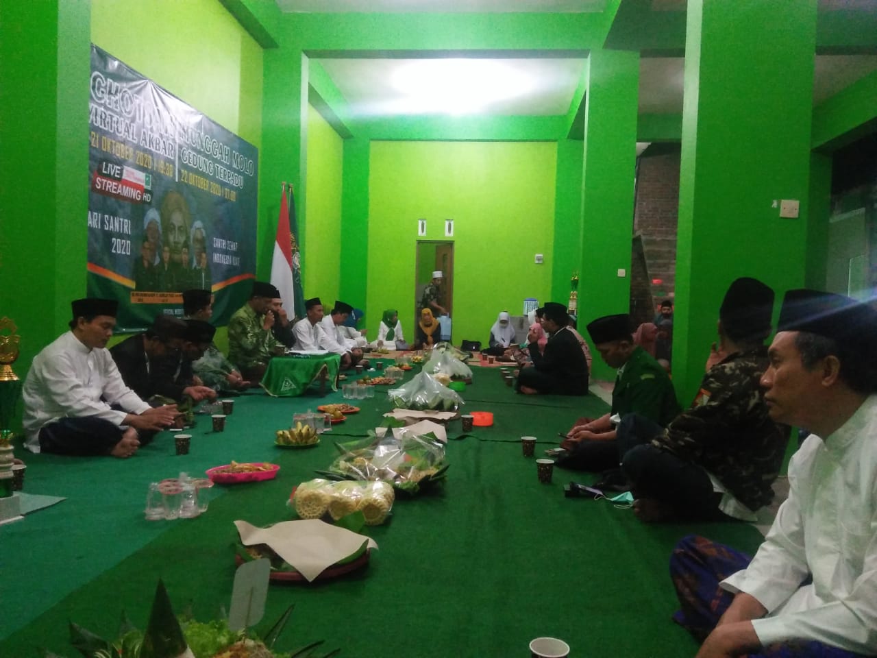 Jajaran Pengurus PCNU Ponorogo mengikuti Istighotsah