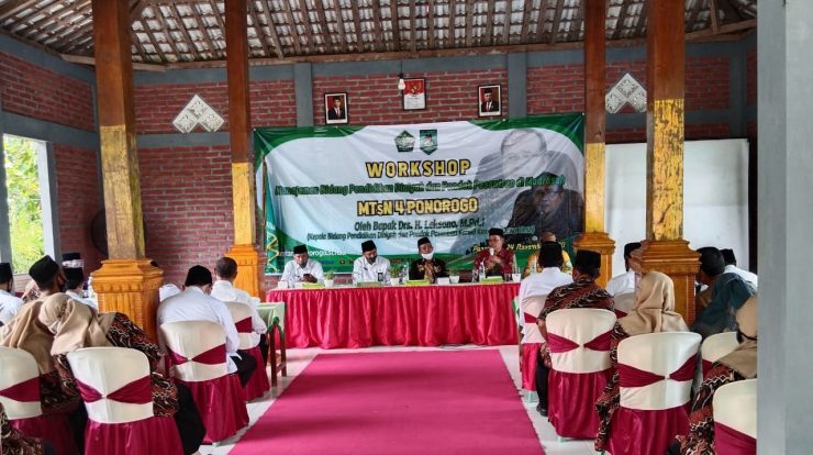 Pengelola Madin MTsN 4 bersama Kepala Madin Balong- Slahung ikuti workshop