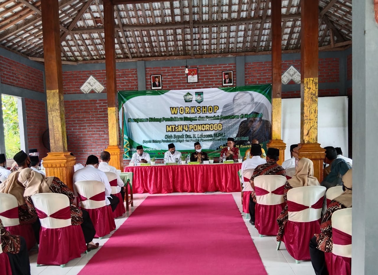 Pengelola Madin MTsN 4 bersama Kepala Madin Balong- Slahung ikuti workshop