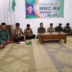 Rais PCNU KH. Moh.Sholihan al-Hafidz menghadiri acara LI di MWC NU Sukorejo (1011)