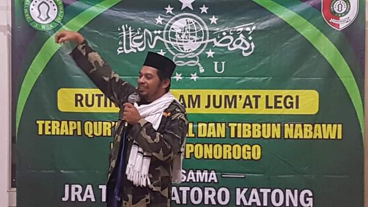 Ustadz Kholid Abasa Rifa'i, wakil ketua PC JRA Natori Katong saat memberikan tausiyah