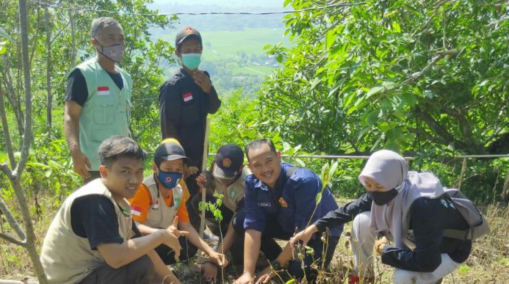 Bersama LPBI NU Ponorogo Gerakkan 31 Titik Penanaman Pohon