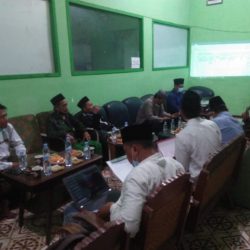 Suasana Muskercab II PCNU Ponorogo dari Korkat 4 (LDNU,LTMNU, dan KBIHU An-Nahdliyah- Askinu) di ruang tamu Kantor PCNU