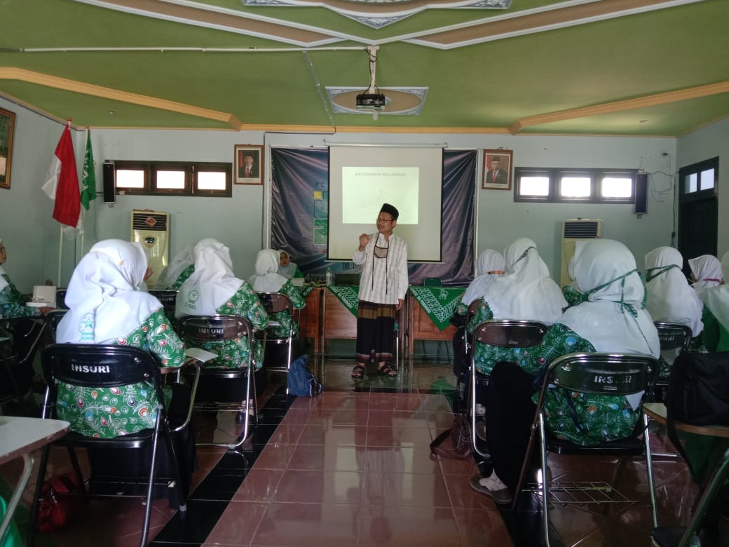 Dr. Iswahyudi, M.Fil.I saat menyampaikan materi aswaja