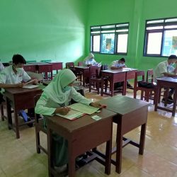 Suasana pembelajaran di SMK Wahid Hasyim selama pandemi covid-19