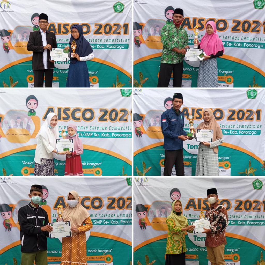 Pemberian hadiah kepada para pemenang lomba AISCO