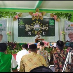 K. Ahmad Syafi'i SJ, M.S.I Wakil Rais PCNU Ponorogo memberikan tausiyah halal bi halal