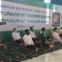 Gubernur Jawa Timur Hj. Khofifah Indar Parawansa didampingi Walikota Pasuruan H. Saifullah Yusuf mengikuti acara silaturrahmi 87 Banser Senior