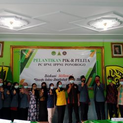 Jajaran pengurus PIK-R Pelita usai dilantik awal tahun ini