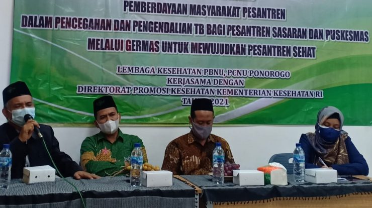 Drs.H. Fatchul Azis,MA, ketua PCNU Ponorogo saat membuka acara