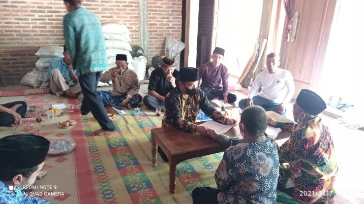 Penandatangan ikrar wakaf di Ranting NU Jambon